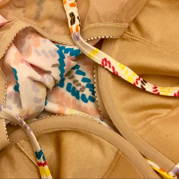 SOLD Victoria’s Secret Swimsuit Top - Picture 8 of 8